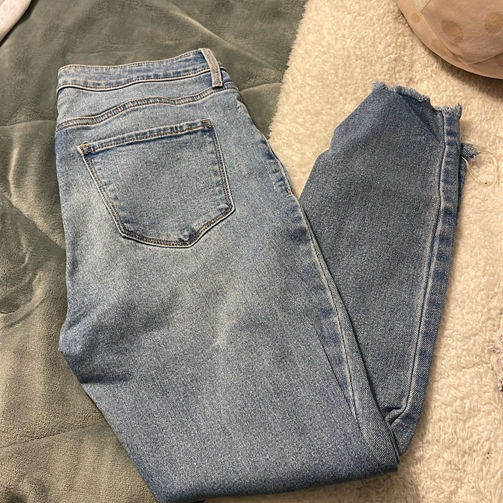 Old Navy Rockstar Super Skinny Jeans (ripped & petite)